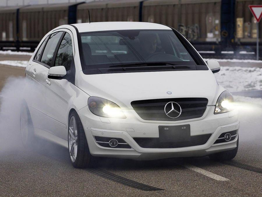  Mercedes-Benz B55 AMG Concept 2010 года  (фото 30 из 46)